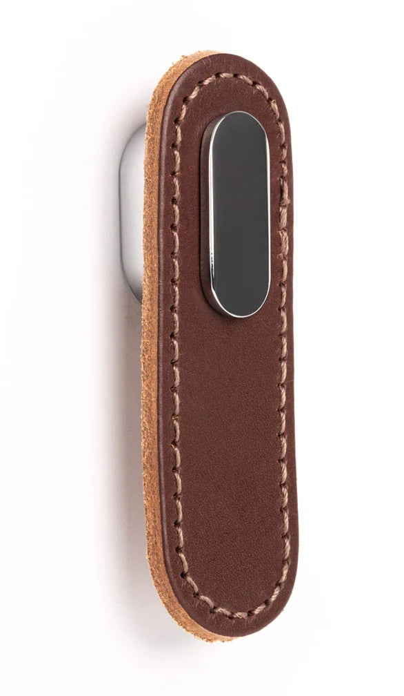 Maner Oblong din piele maro pentru mobilier, cu ornament finisaj crom lucios